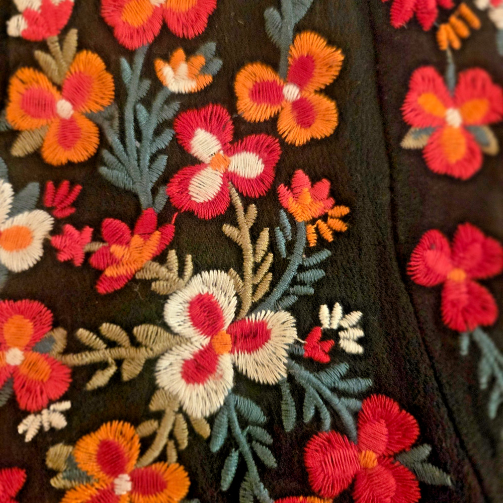 Savannah Jane Boho Peasant Hippie Mexican shirt black embroidered flowers M - Picture 12 of 13